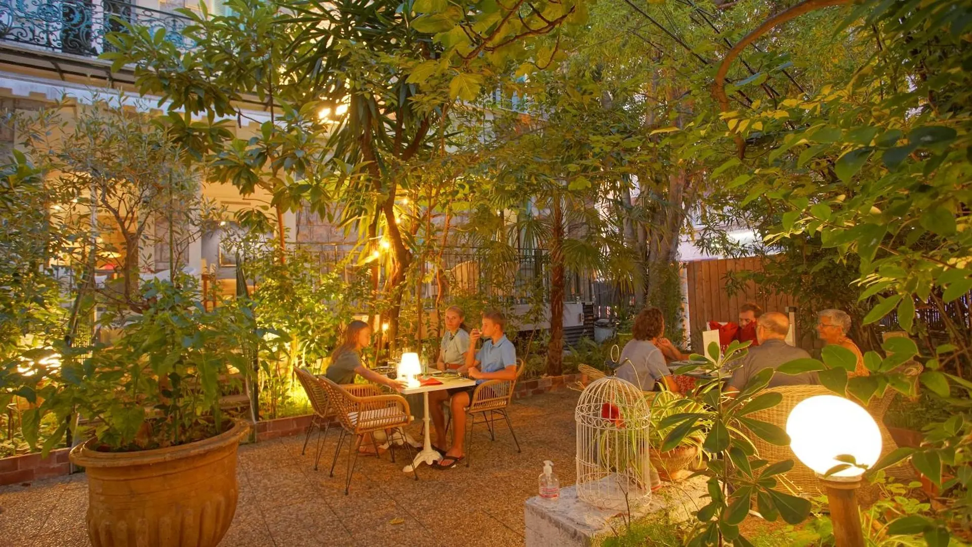 Le Windsor, Jungle Art Hotel Nice 4*,  France