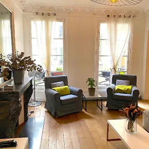 Apartment Real Parisian With 2 Bedrooms And Ac Paris