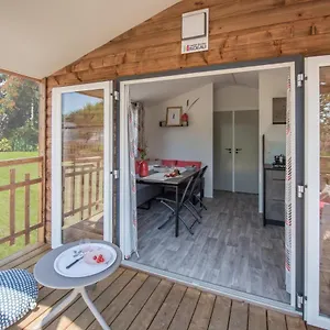 Campsite Paris Beau Village Villiers-sur-Orge